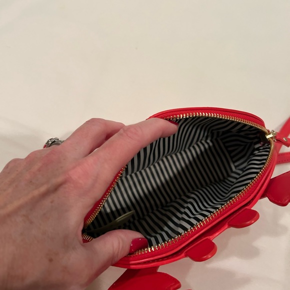 Kate Spade Shore Thing Red Crab Hilli Crossbody Bag - Picture 2 of 5